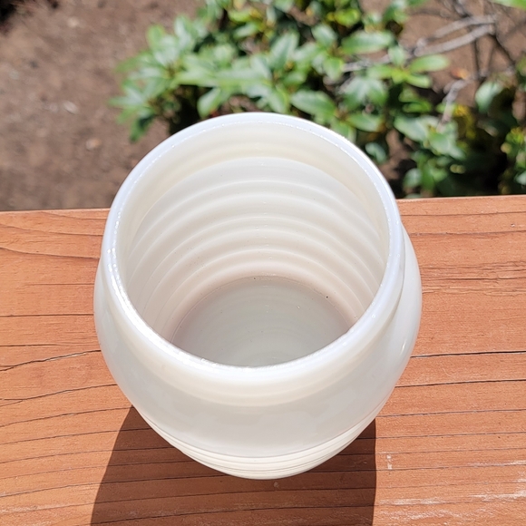 Vintage Ivory Fire King Range shakers & Grease jar w/tulip lid - Picture 8 of 8